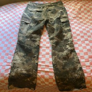 Women’s Cabela Camo Pants